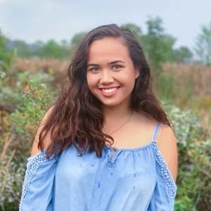 Meet your Posher, Claire